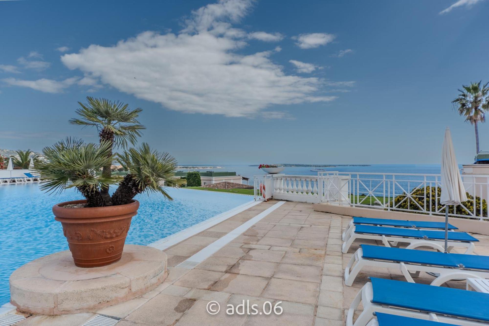 Un Studio De Charme Vue Mer & Piscine D'Exception Канны Экстерьер фото