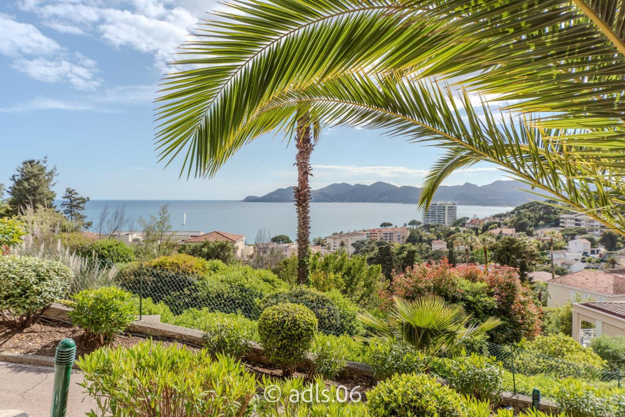Un Studio De Charme Vue Mer & Piscine D'Exception Канны Экстерьер фото